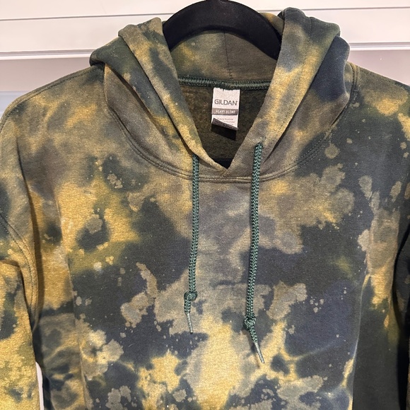 Gildan Custom Designed/Handcrafted Tie-Dye Hoody w/ Kangaroo Pocket - Size M. - Picture 4 of 11